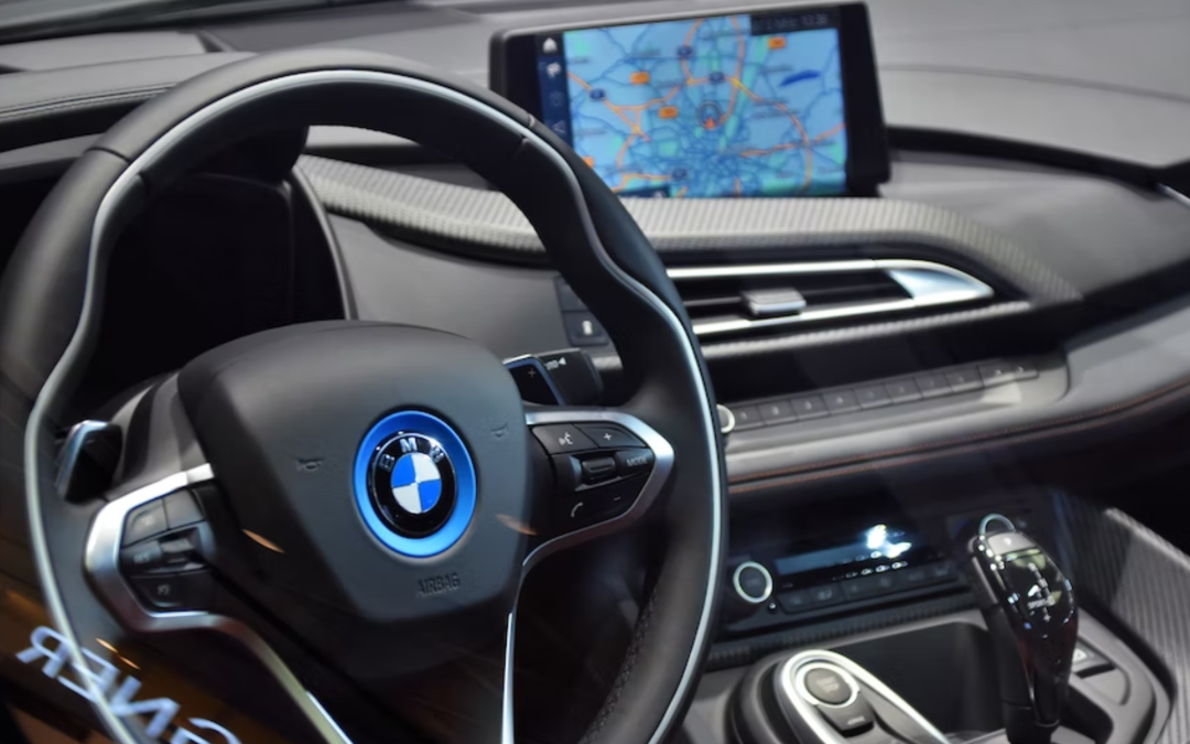 8 Must Have Electronic Car Accessories